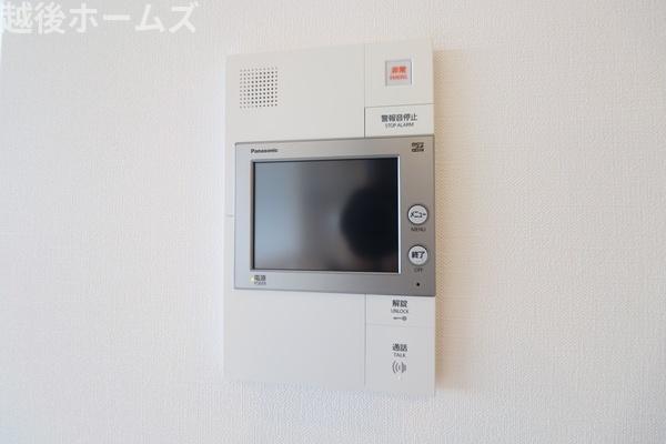 ���̑� �h�Ƒ΍�ɗD�ꂽTV���j�^�[�t���C���^�[�z���ŗ��q�҂̊m�F���ł��܂��B