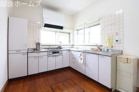 �L�b�`�� �R���^�C�v�̃V�X�e���L�b�`���͎��[���L�x�I