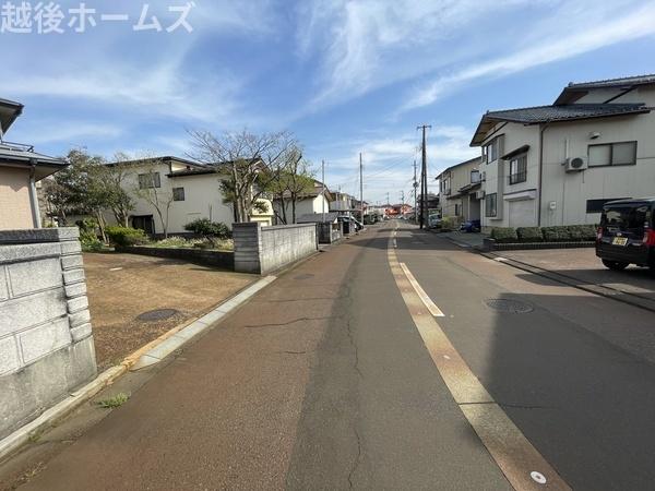 �O�ʓ��H�܂ތ��n�ʐ^ �ߗׁE���ӊ��⒬���݂ȂǁA�����ł͂킩��Ȃ���񂪂������񂠂�܂��B���񌻒n�ɂĂ��m�F���������B