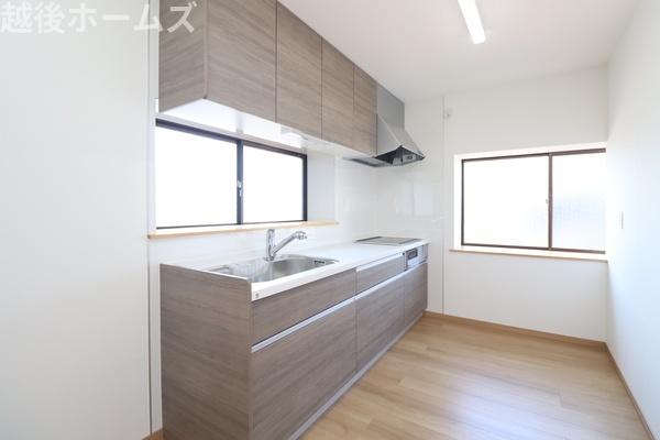 �L�b�`�� �R���^�C�v�̃V�X�e���L�b�`���͎��[���L�x�I
�����̂��|�������₷���݌v�ɂȂ��Ă��܂�