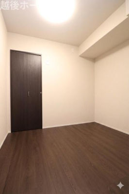 �m�� �S���ɃN���[�[�b�g�����A���[���L�x�Ŏg���₷���Ԏ��ɂȂ��Ă��܂�