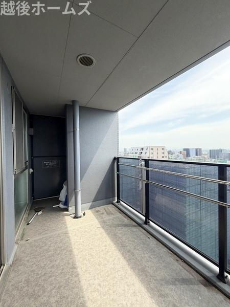 �o���R�j�[ �쑤�ɖʂ����o���R�j�[�͗z����ǍD�I