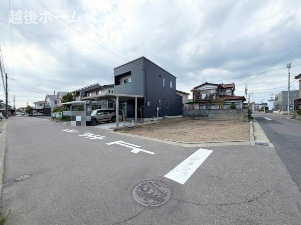 �O�ʓ��H�܂ތ��n�ʐ^ �����̓��������ʕ��E�d�l�ݔ��₨�����̑傫���̔�r�A�ߗׁE���ӊ��⒬���݂ȂǁA�����ł͂킩��Ȃ���񂪂������񂠂�܂��B���񌻒n�ɂĂ��m�F���������B