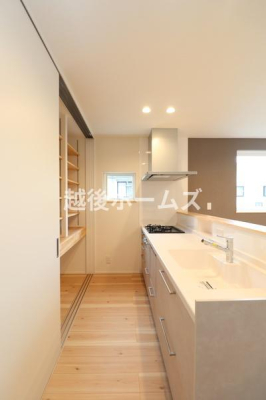 �L�b�`�� �y���Ў{�H��z�R���^�C�v�̃V�X�e���L�b�`���͎��[���L�x�I
�����̂��|�������₷���݌v�ɂȂ��Ă��܂�