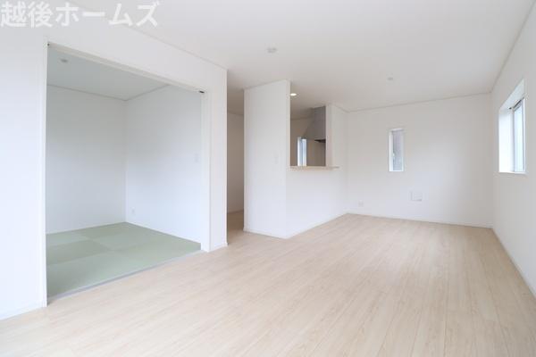 ���r���O �y���Ў{�H��z
�Q�S���Ԋ��C�V�X�e���������ɐ݂��A��ɋ�C���z�������K�ȋ�Ԃɕς��Ă���܂�