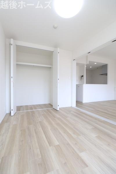 �m�� ���r���O�ɗאڂ����m���̓V�[���ɍ��킹�Ďg���������\��