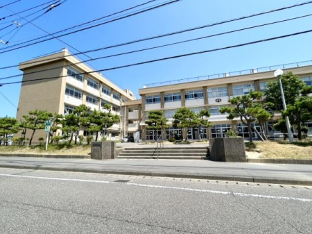 ���ӊ� �y���w�Z�z�V���s����R���w�Z�F1520m