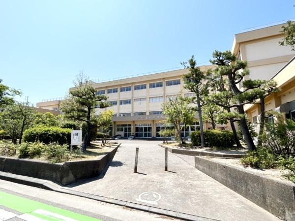 ���ӊ� �y���w�Z�z�V���s����R���w�Z�F1530m