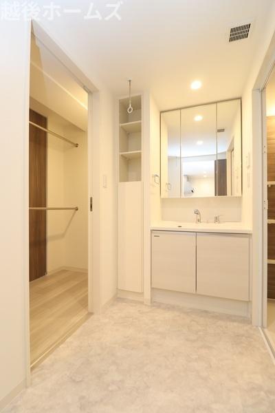 ���ʑ�E���ʏ� �}���`�N���[�b�g�ƌq������ʎ��B�z�X�N���[�������Ń����h���\�X�y�[�X�Ƃ��Č��p���\�ł��B