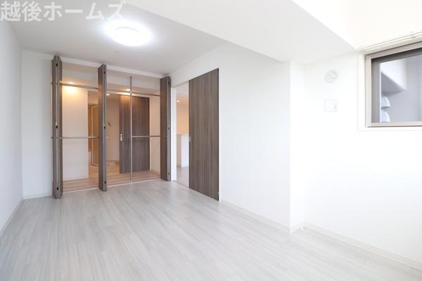 �m�� ���ʎ��ƌq����}���`�N���[�b�g�������I