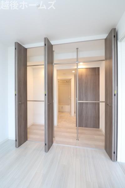 ���[ �Q�����ƌq����E�H�[�N�X���[�N���[�[�b�g�͑�e�ʁ�