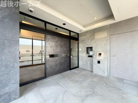 �G���g�����X -