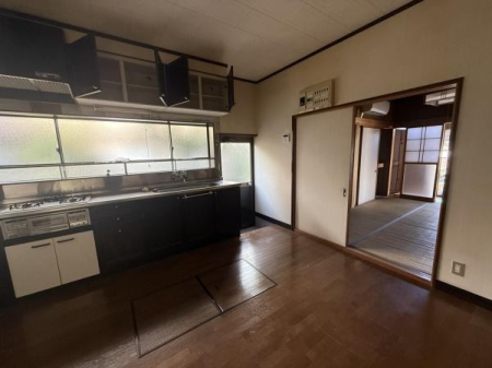 �L�b�`�� �y���t�H�[���O�z
�אڂ����a���͌����P�����A�P�V.�T���̂k�c�j�Ƀ��t�H�[���������܂��B