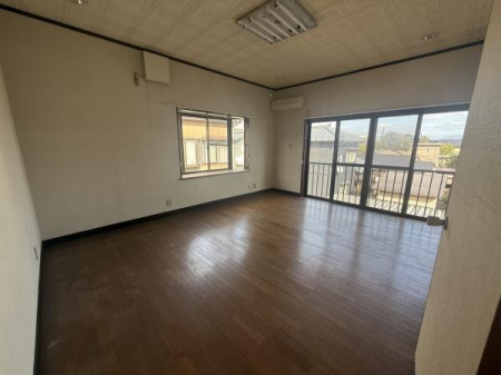 �m�� �y���t�H�[���O�z
�Q�K�P�O���̗m���͉����̌����P�����A�I�[�v���^�C�v�̃N���[�[�b�g�փ��t�H�[���������܂��B