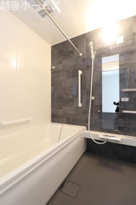 ���� �P�؃^�C�v�̍L�X���j�b�g�o�X�ł��I
���������g�[�@��W�������A�P�N�����K�ɉ߂����闁���ł���