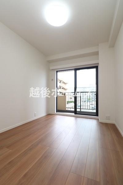 �m�� �y���Ў{�H��z�V���v���ȗm���Ȃ̂ŉƋ�Ȃǂ̃C���e���A�Ƃ��}�b�`���Ă�����ꊴ���o���₷���A�g�̉��̐��������₷���ł��ˁ�