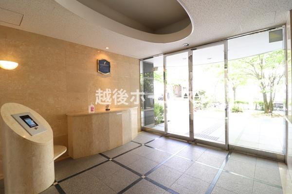 �G���g�����X -