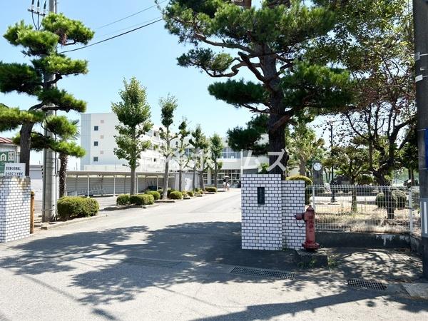 ���ӊ� �y���w�Z�z�V���s���T�c���w�Z�F1560m