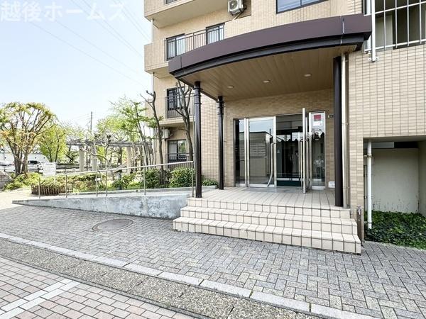 �G���g�����X -