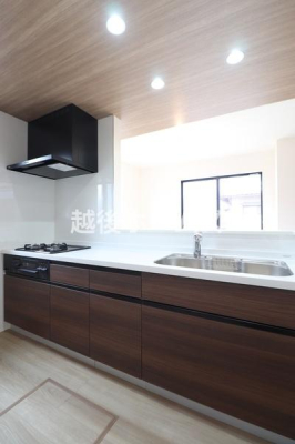 �L�b�`�� �y���Ў{�H��z
�R���^�C�v�̃V�X�e���L�b�`���͎��[���L�x�I
�����̂��|�������₷���݌v�ɂȂ��Ă��܂�