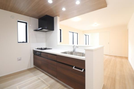 �L�b�`�� �y���Ў{�H��z
�R���^�C�v�̃V�X�e���L�b�`���͎��[���L�x�I
�����̂��|�������₷���݌v�ɂȂ��Ă��܂�