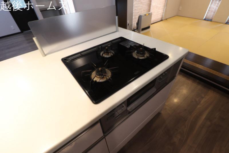 �L�b�`�� �R���S�Ăɉ��x�Z���T�[���t���A�ЖʏĂ��O���������ڂ��Ĉ��S�ŋ@�\�I�ȃK�X�R�����ł��B