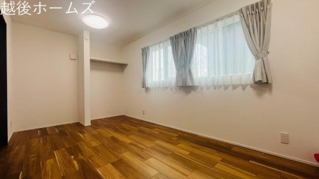 �m�� �v���C���[������q�������Q���։ώ��݁B�Ƒ��̐����ɍ��킹�Č`��ς�����m���ł��B �I�[�v���N���[�[�b�g�t���Ő������ڂ��X���[�Y�B���D�݂̃C���e���A���f����V���v���ȗm���ł��B
