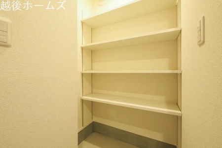 ���[ ���[�͂̂���V���[�Y�C���N���[�[�b�g�����Ō��֎���̎��[�͔͂��Q��