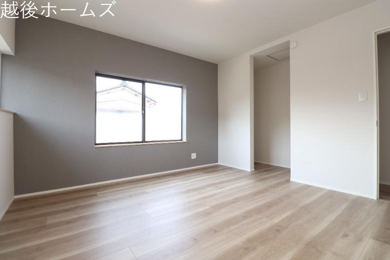 �m�� �V���v���ȗm���Ȃ̂ŉƋ�Ȃǂ̃C���e���A�Ƃ��}�b�`���Ă�����ꊴ���o���₷���A�g�̉��̐��������₷���ł��ˁ�