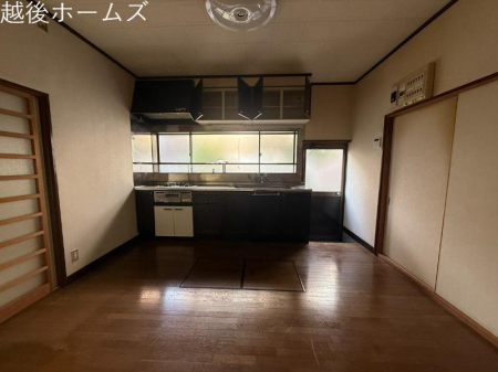 �L�b�`�� �y���t�H�[���O�z �L�b�`���͂R���^�C�v�Ŏ��[���L�x�ȐV�i�̃V�X�e���L�b�`���Ɍ����������܂��B