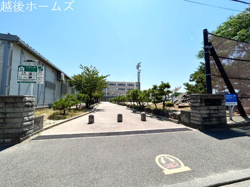 ���ӊ� �V���s�����R�̉����w�Z