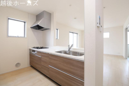 �L�b�`�� �y���Ў{�H��z�_�C�j���O�e�[�u�����z�u�ł����Ƃ肠��݌v�ɂȂ��Ă���܂��B