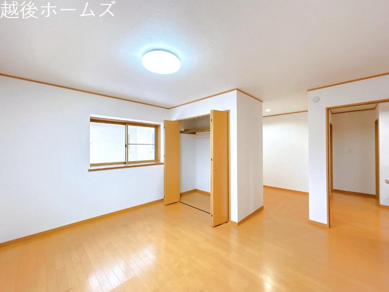 �m�� �V���v���ȗm���Ȃ̂ŉƋ�Ȃǂ̃C���e���A�Ƃ��}�b�`���Ă�����ꊴ���o���₷���A�g�̉��̐��������₷���ł��ˁ�