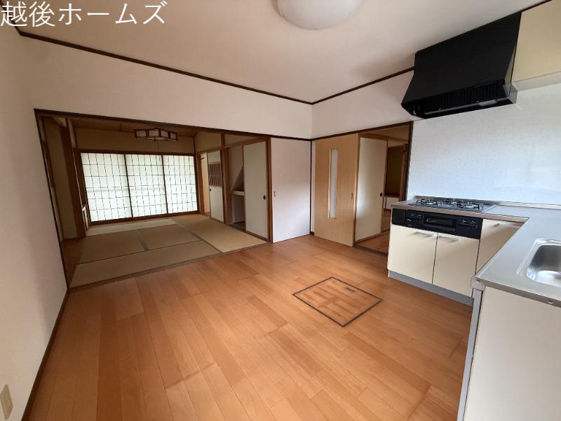 ���r���O -