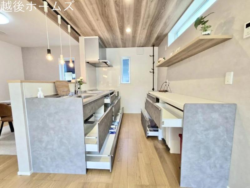 �L�b�`�� �y���Ў{�H����z�V�X�e���L�b�`���͎��[���L�x�I �����̂��|�������₷���݌v�ɂȂ��Ă��܂�