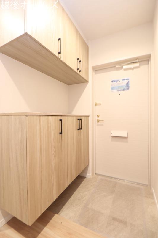 ���� �y���Ў{�H��z���ւɂ͑�e�ʂ̃V���[�Y�{�b�N�X���̗p�I ���փh�A�͈��S�̃_�u�����b�N�Ŗh�Ƒ΍���o�b�`���ł��I