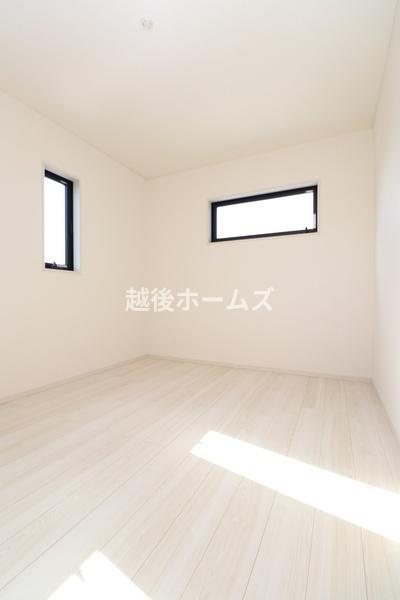 洋室 【同社施工事例】シンプル設計でどんな部屋にもしやすい洋室です！